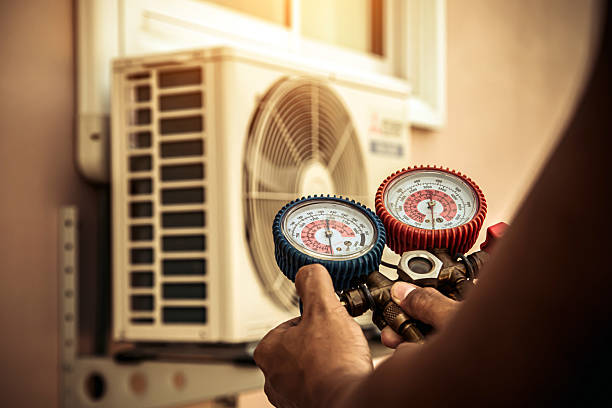 Professional Hvac technician working in Bernardsville, NJ